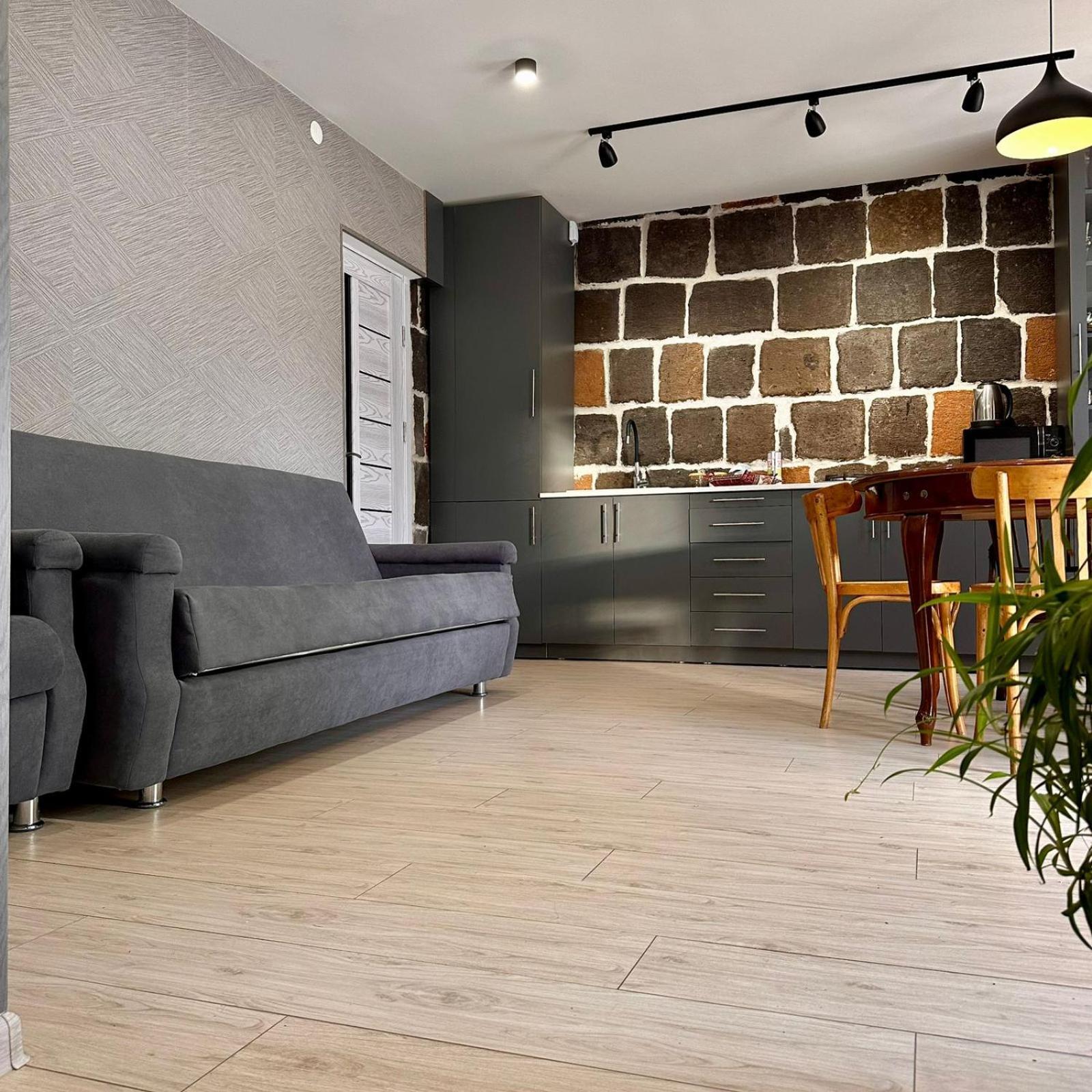 Eco House Appartement Gjoemri Buitenkant foto
