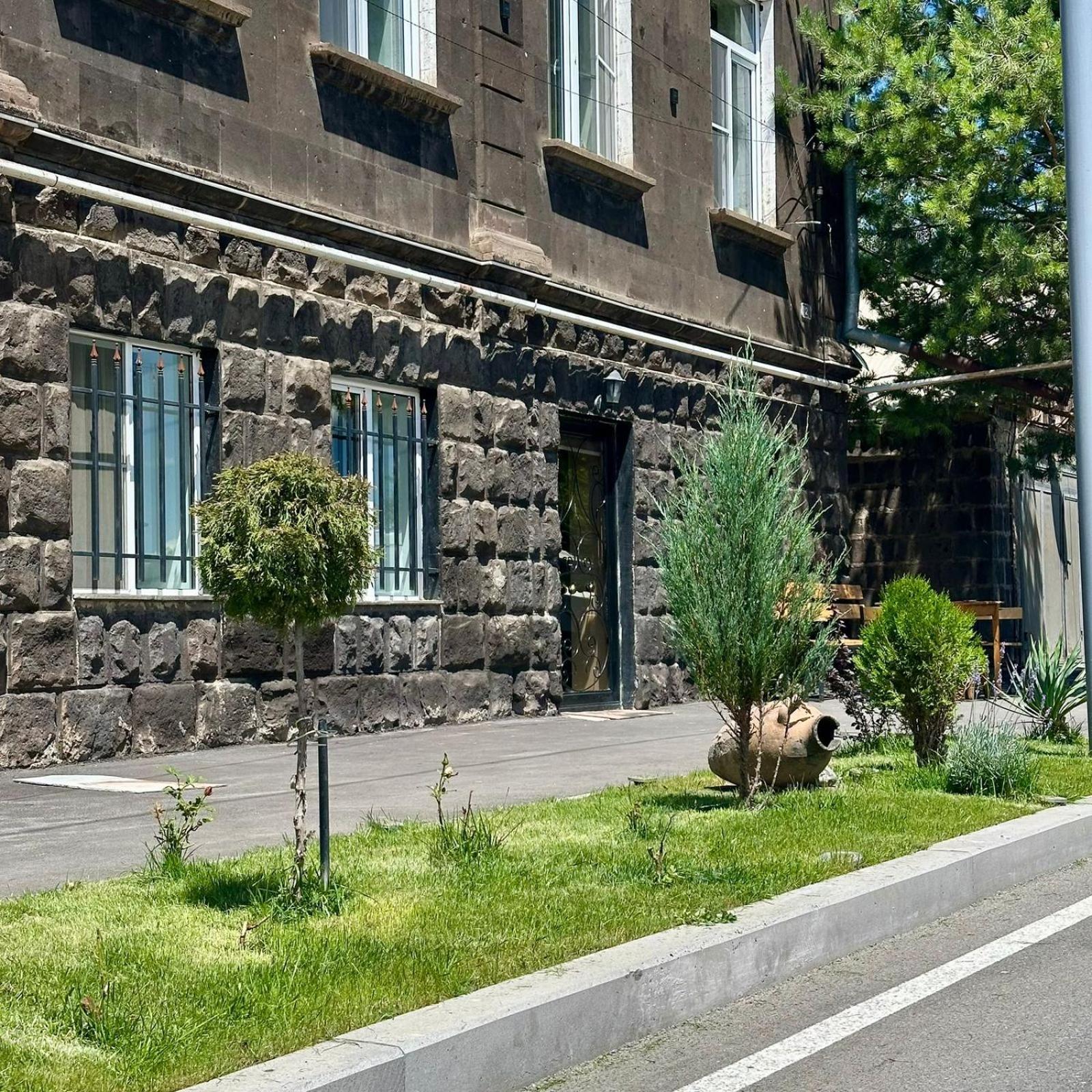 Eco House Appartement Gjoemri Buitenkant foto